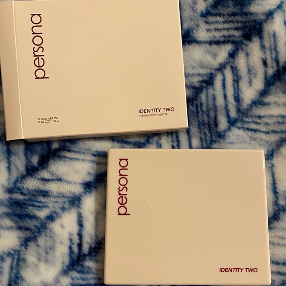 🐶 NWT Persona Identify Two Eyeshadow Palette - Picture 6 of 7